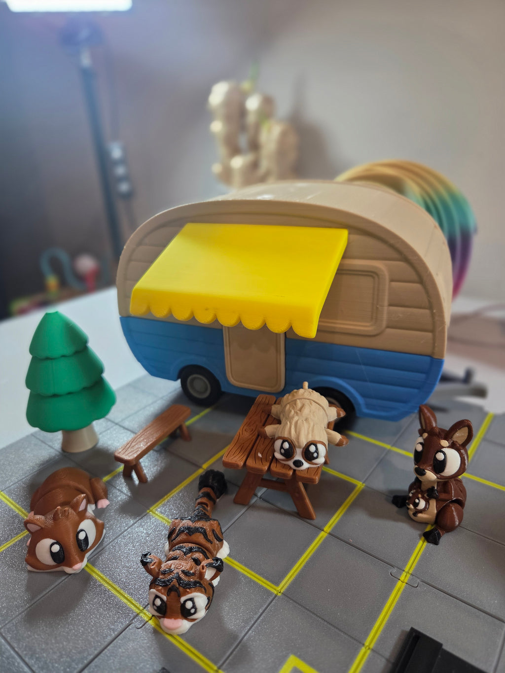 Camping Trailer - Container + 1 set fidget mini+ tree + table + chair image 2