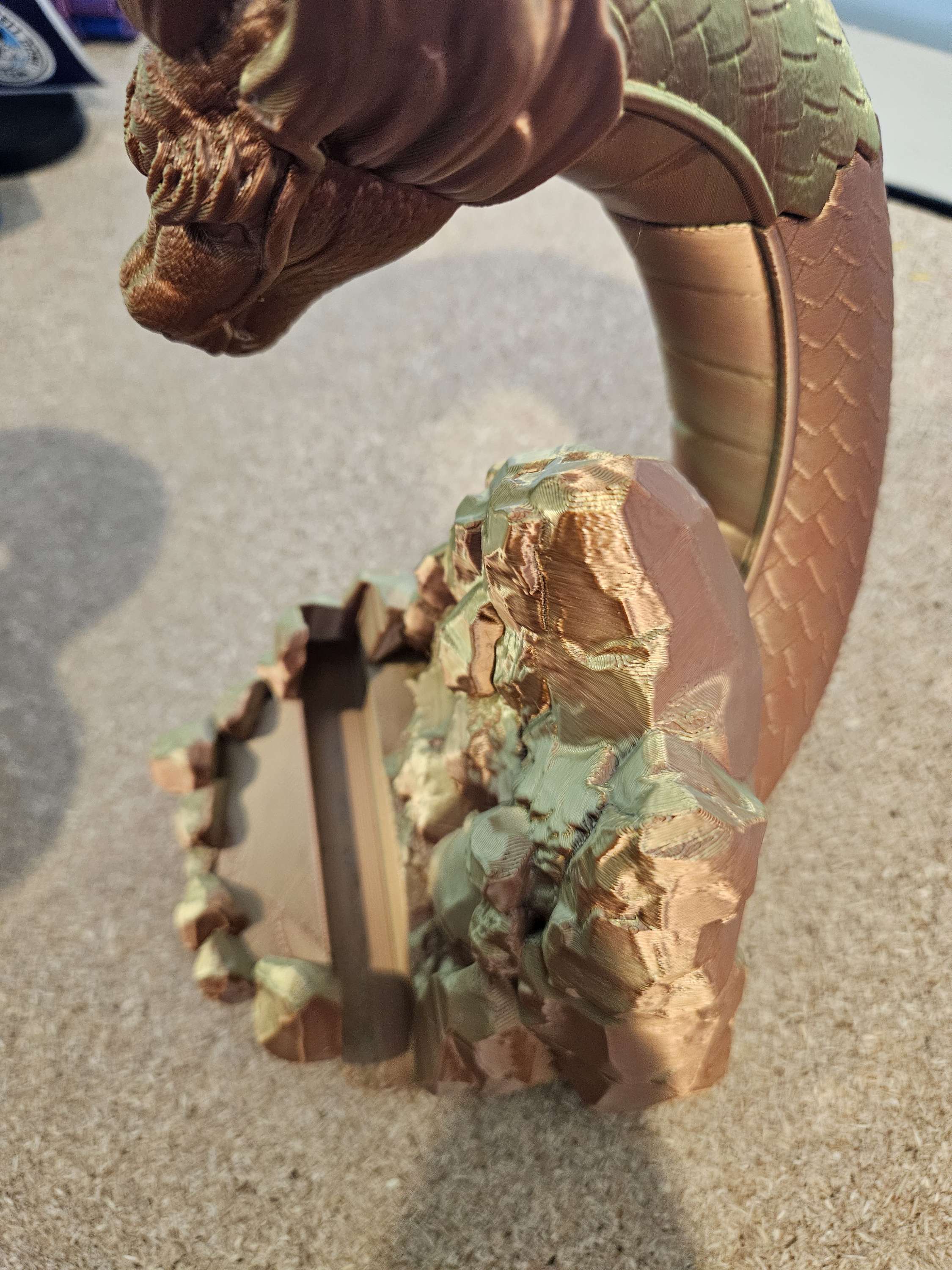 Dragon holder phone image 7