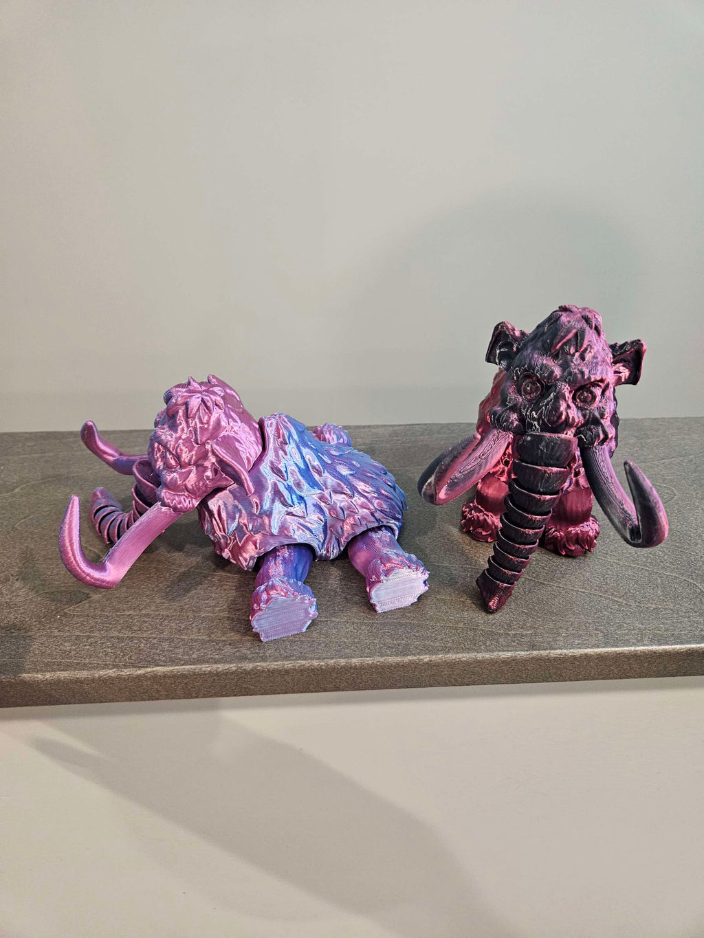 Mammoth Toy rose red/light blue or black/red image 3
