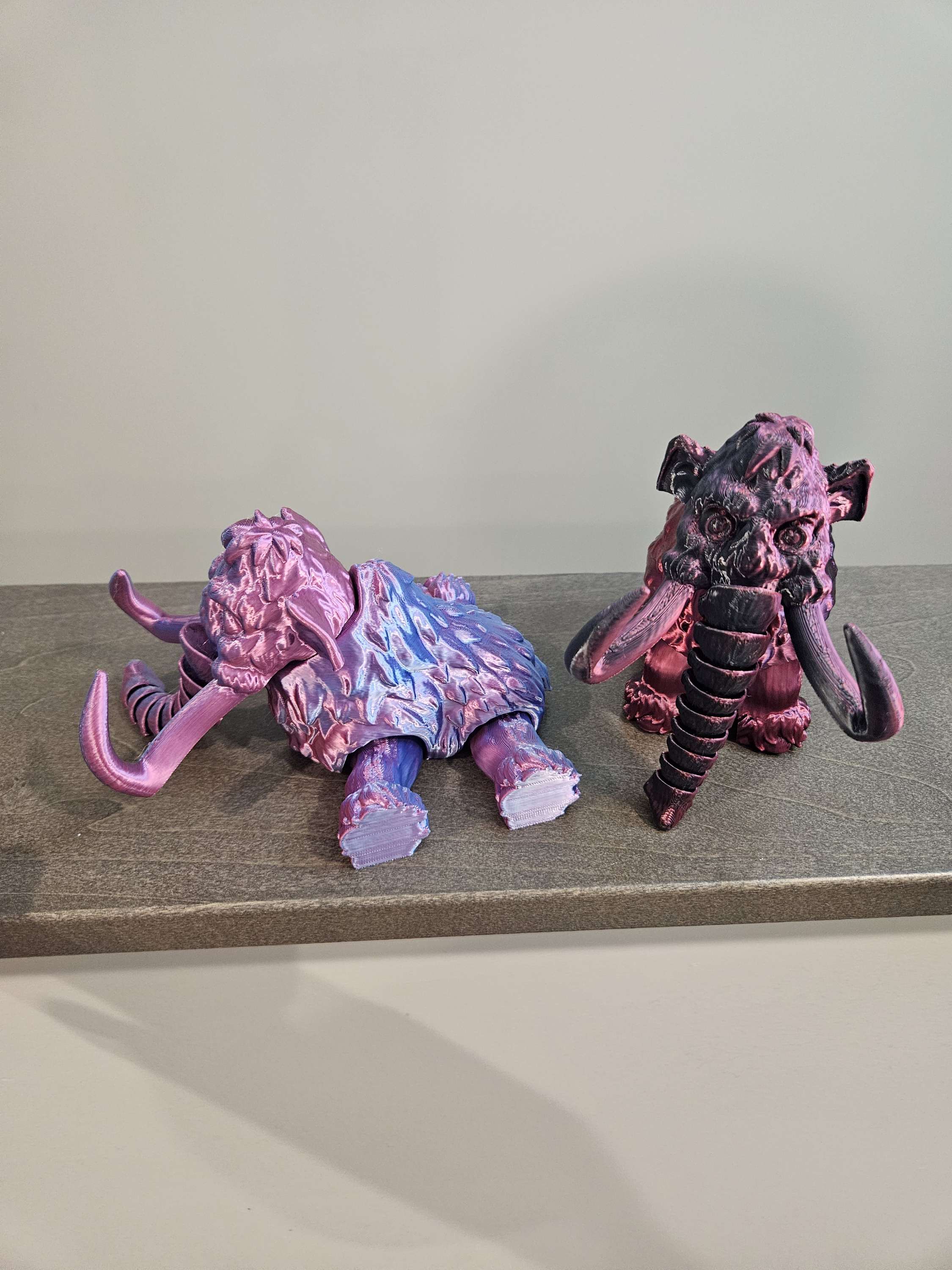 Mammoth Toy rose red/light blue or black/red image 3