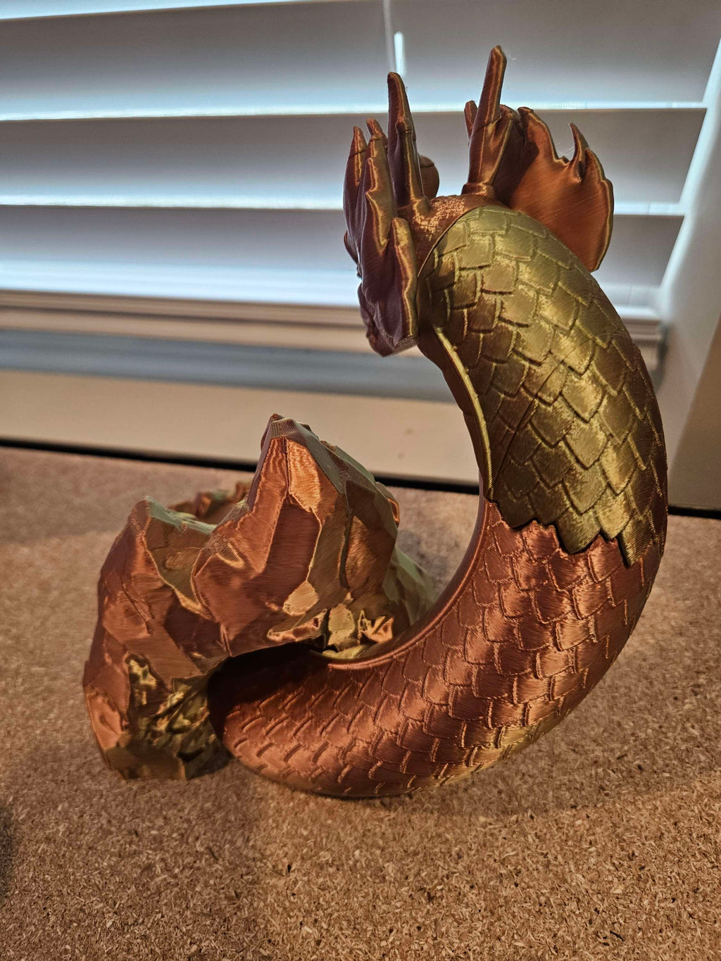 Dragon holder phone image 1