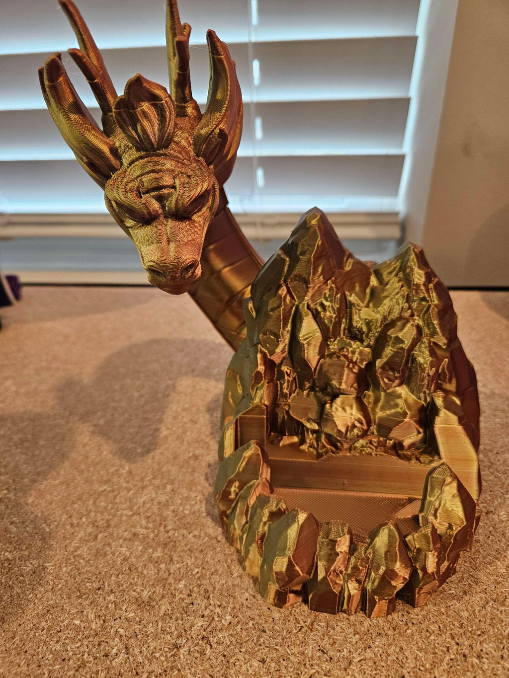 Dragon holder phone image 0