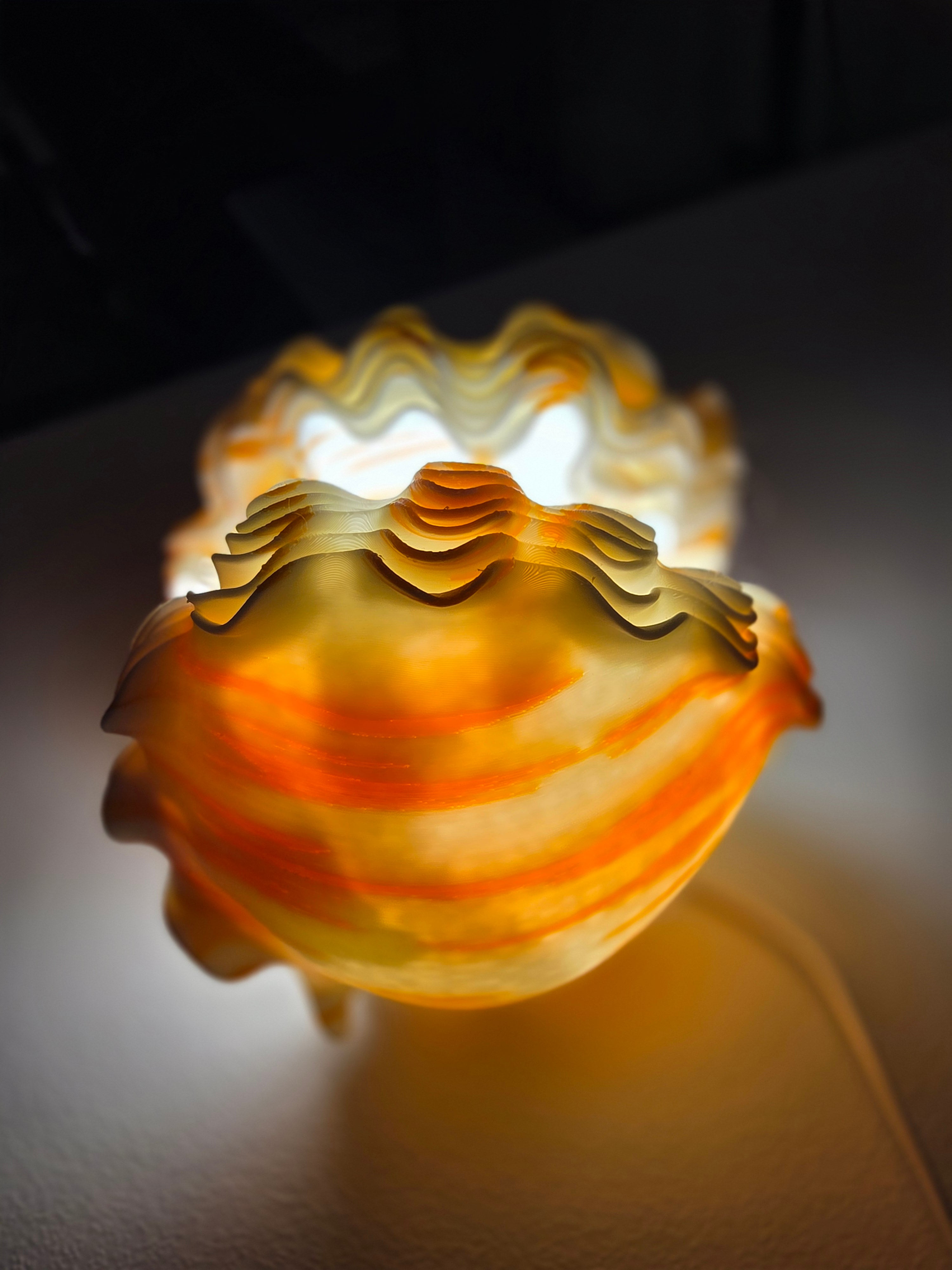 O11-s Ocean Petals Sculpted Mini Lamp image 5