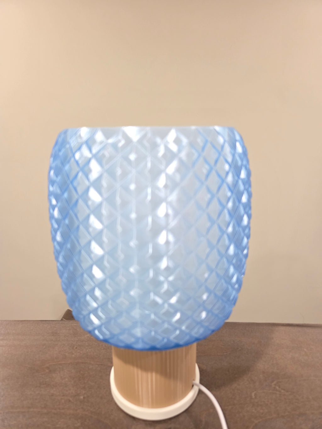 Rhombus Grid translucent light 3D usb plug image 2