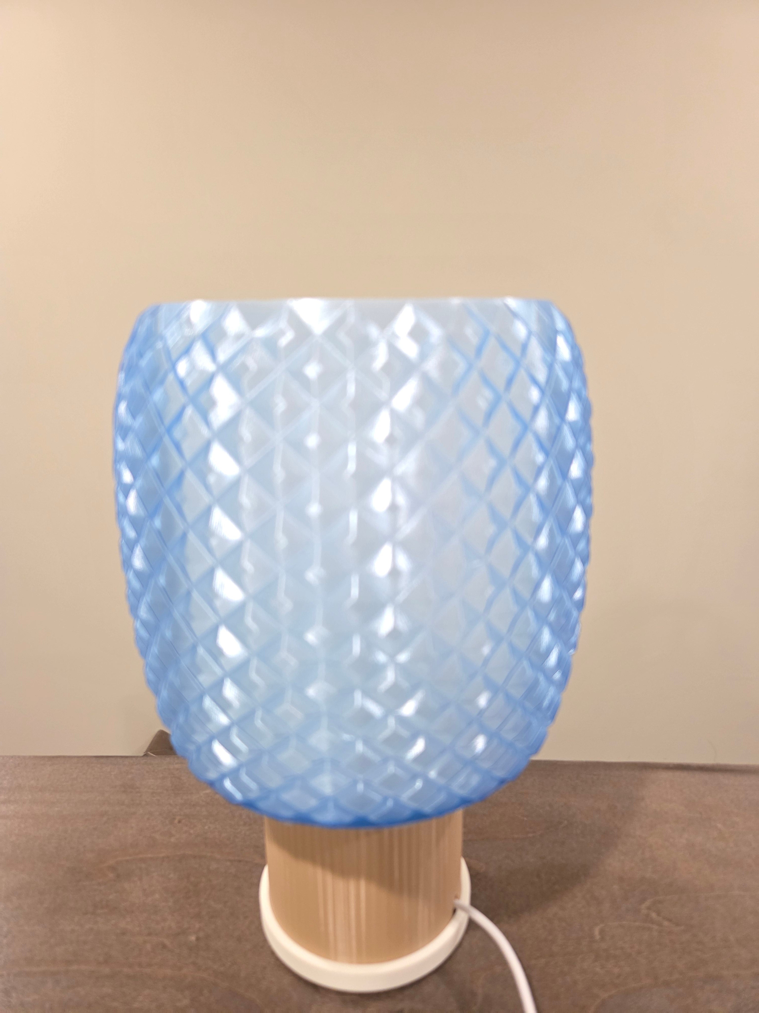 Rhombus Grid translucent light 3D usb plug image 2