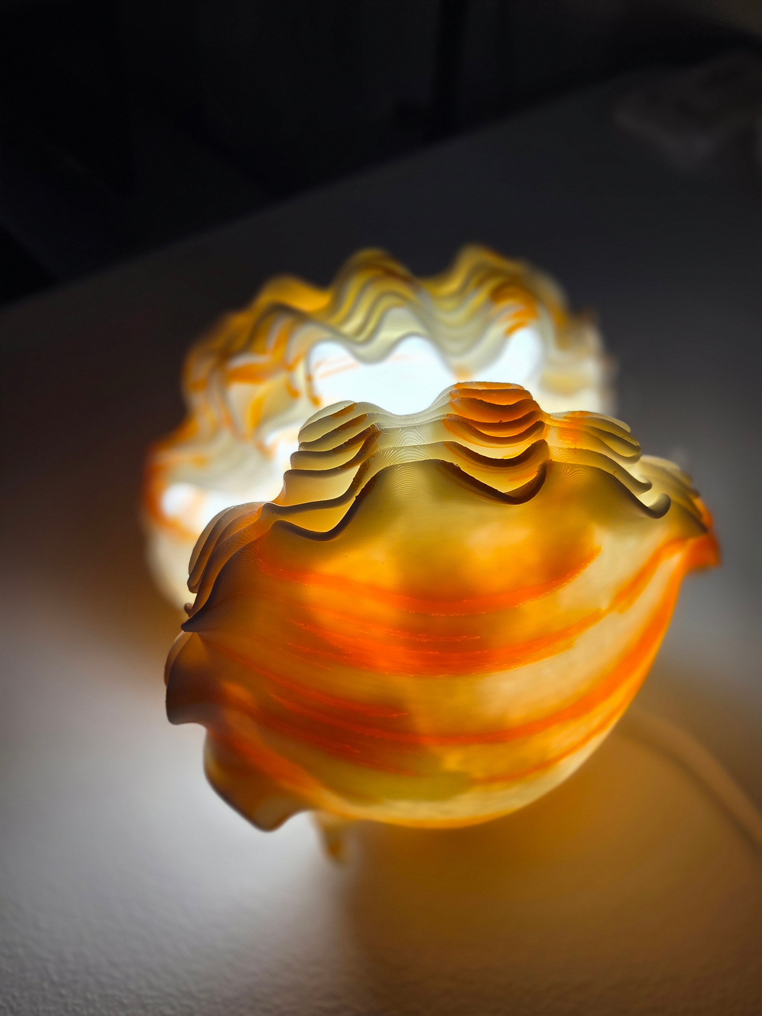O11-s Ocean Petals Sculpted Mini Lamp image 7