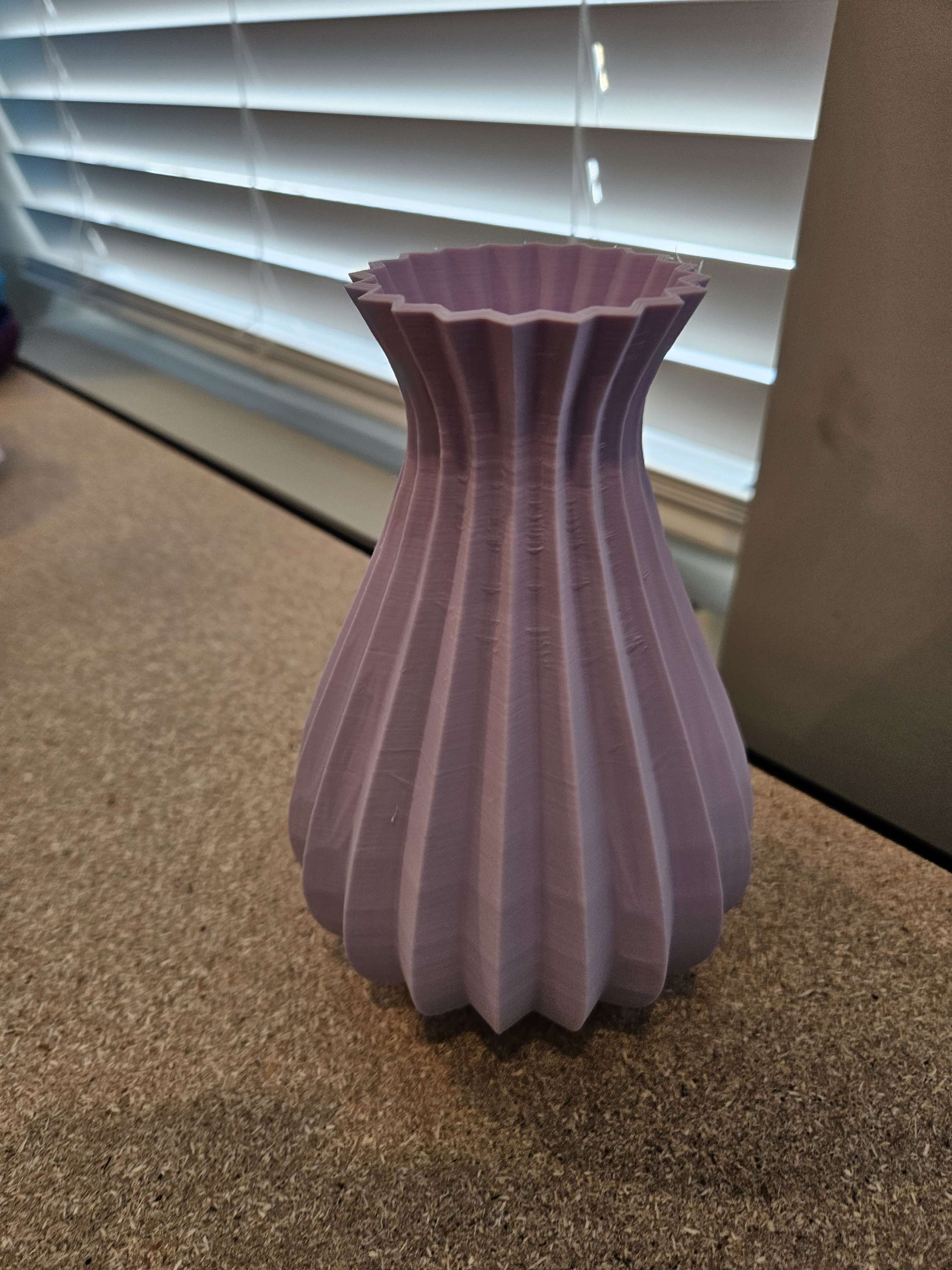Vase Twist lavender color image 1