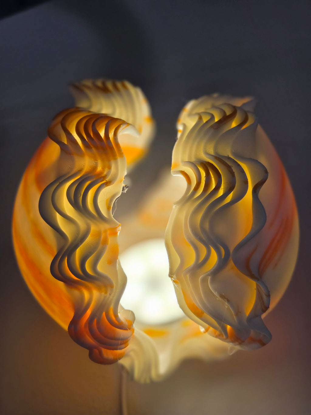 O11-s Ocean Petals Sculpted Mini Lamp image 13