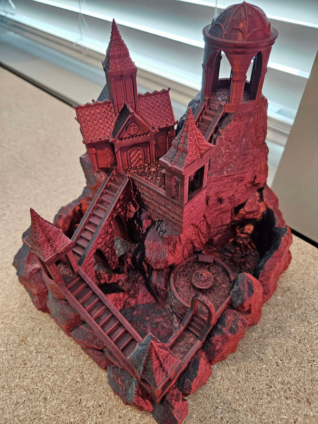 Forgotten city black/red image 1