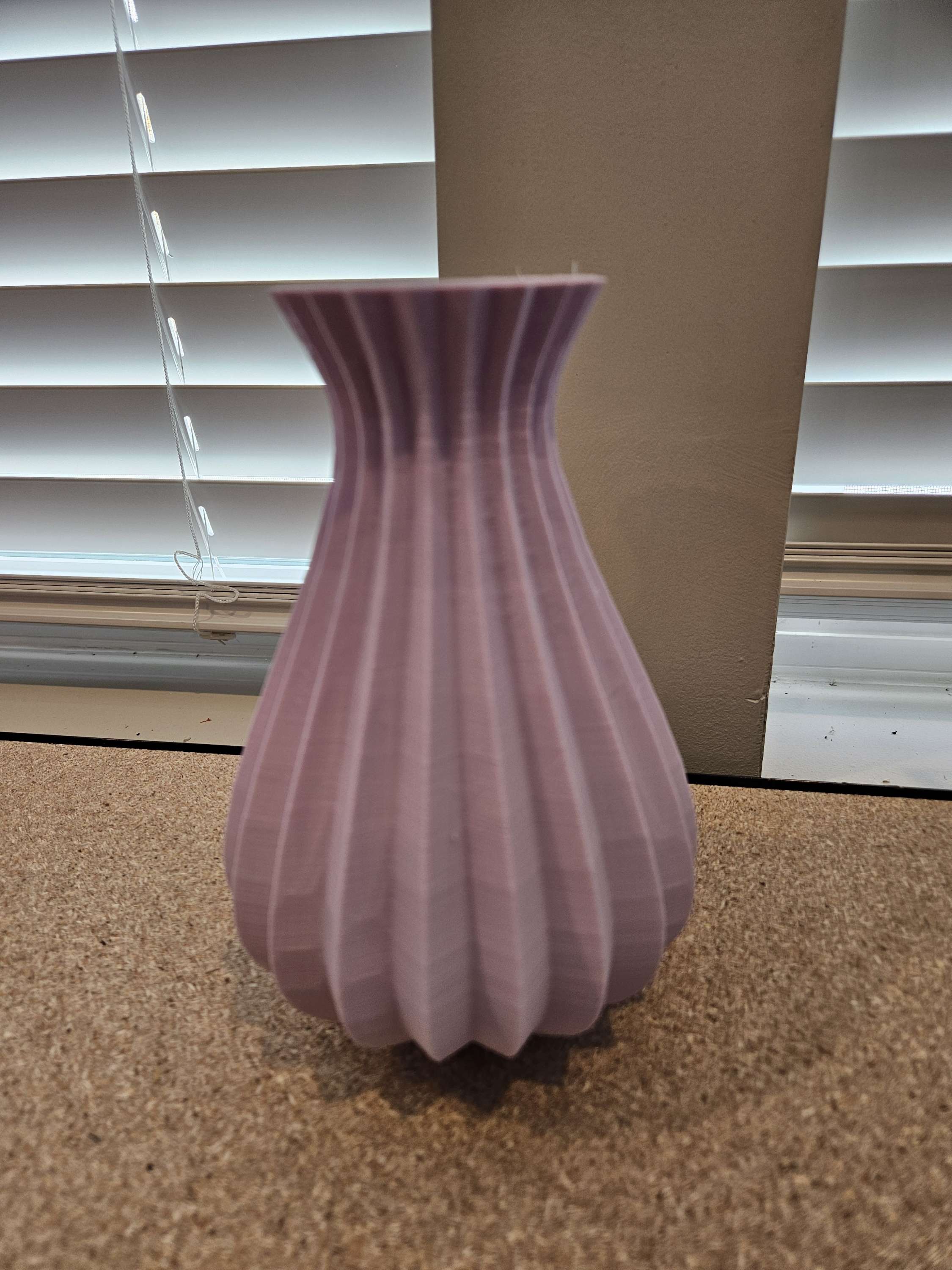 Vase Twist lavender color image 3