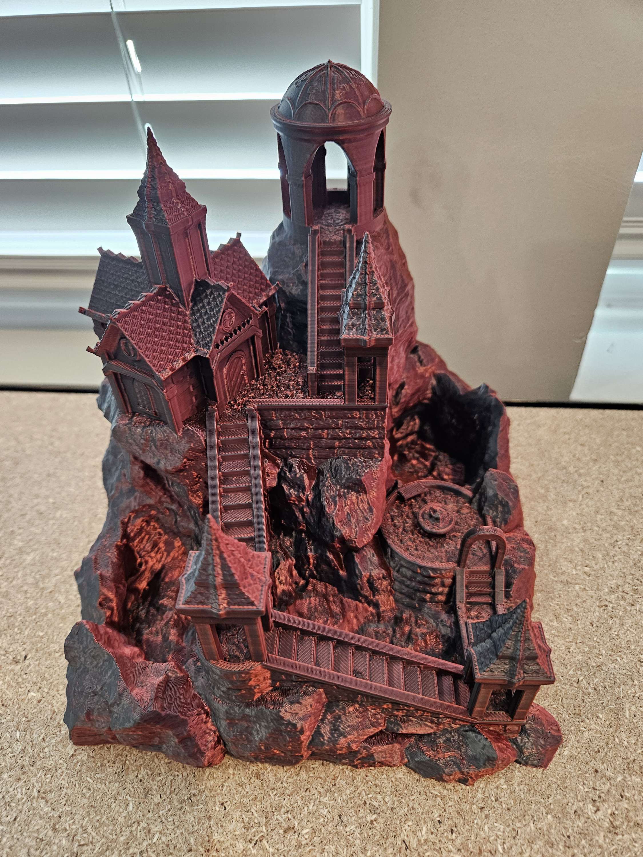 Forgotten city black/red image 2