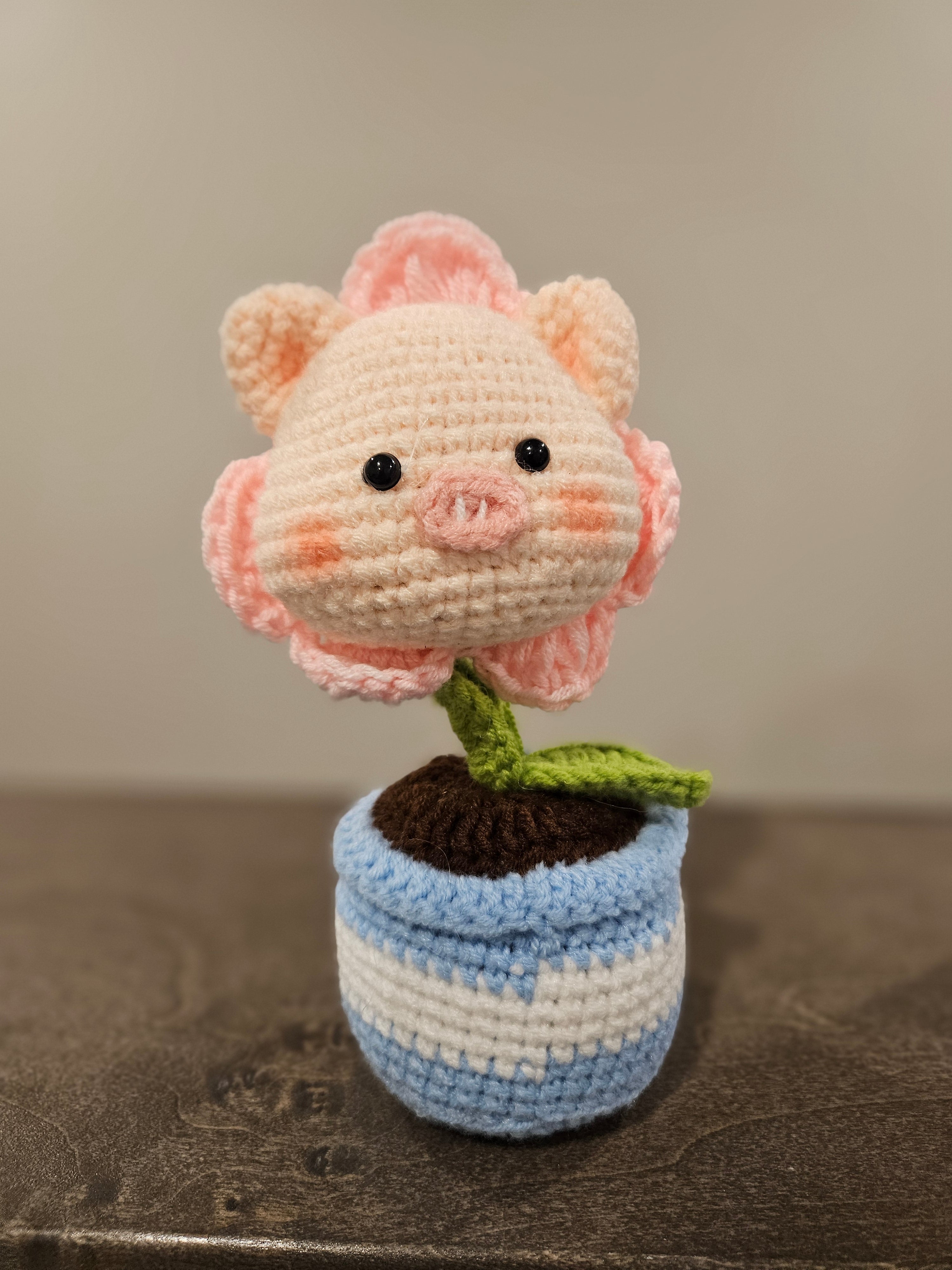 Crochet animal vase image 3