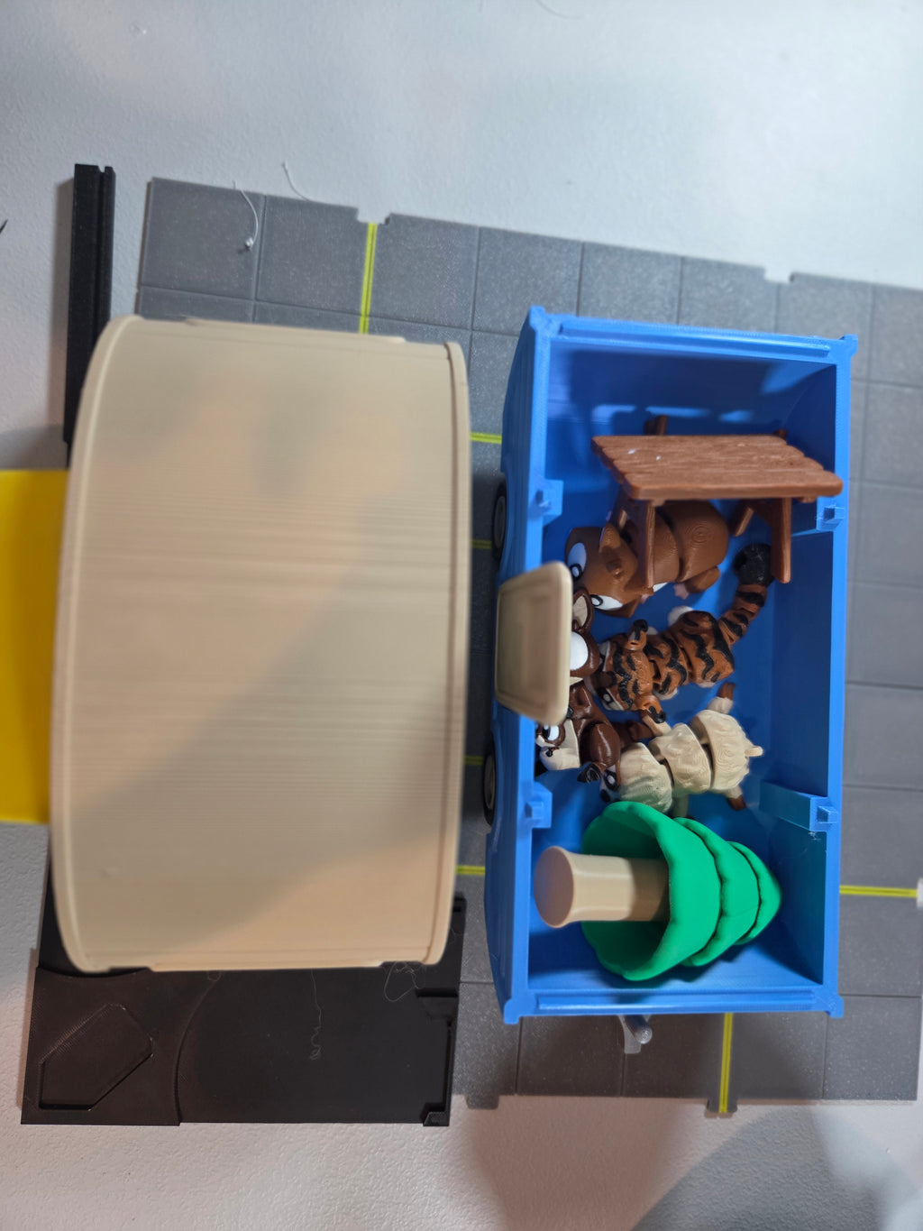 Camping Trailer - Container + 1 set fidget mini+ tree + table + chair image 7