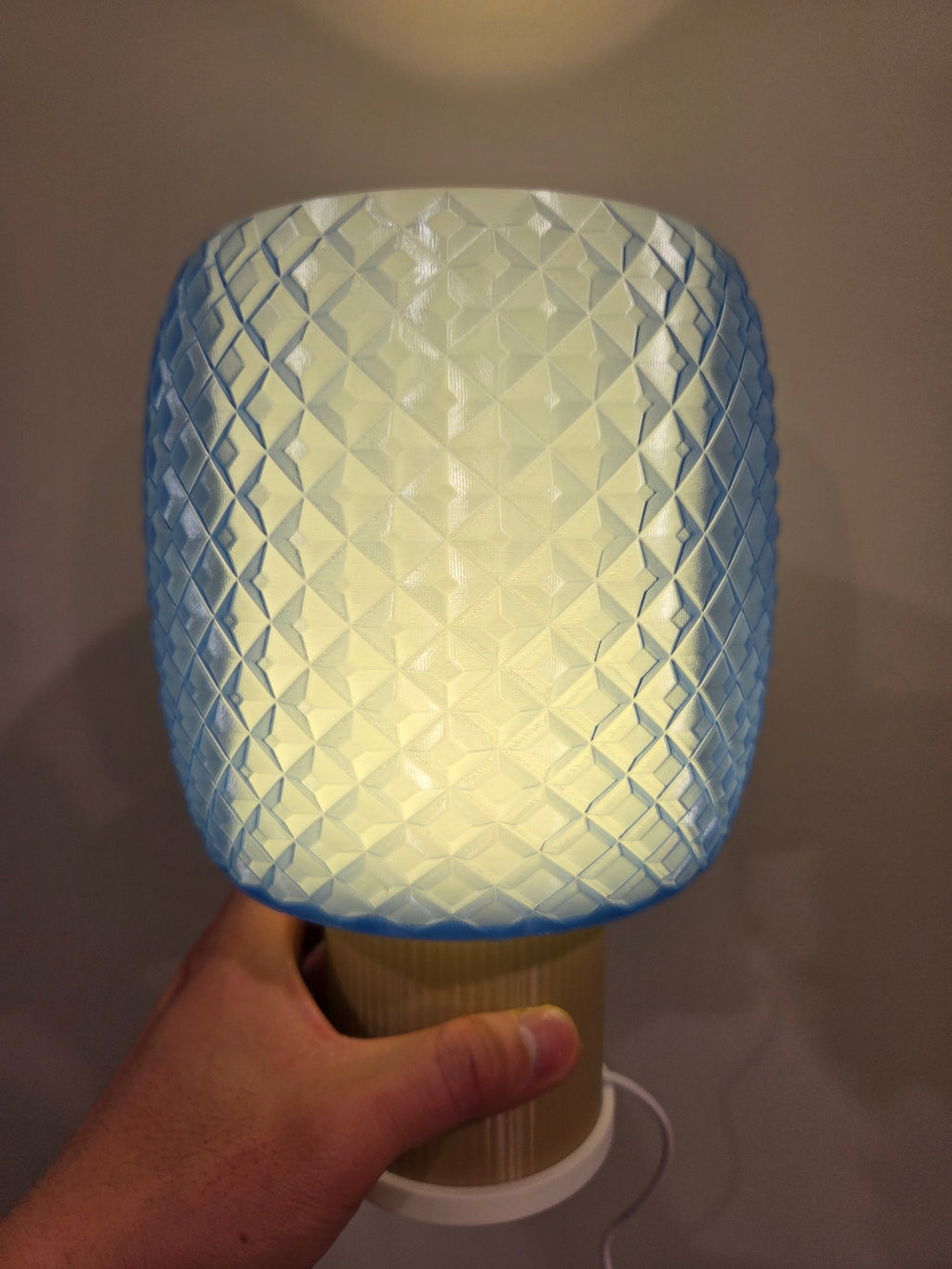 Rhombus Grid translucent light 3D usb plug image 0