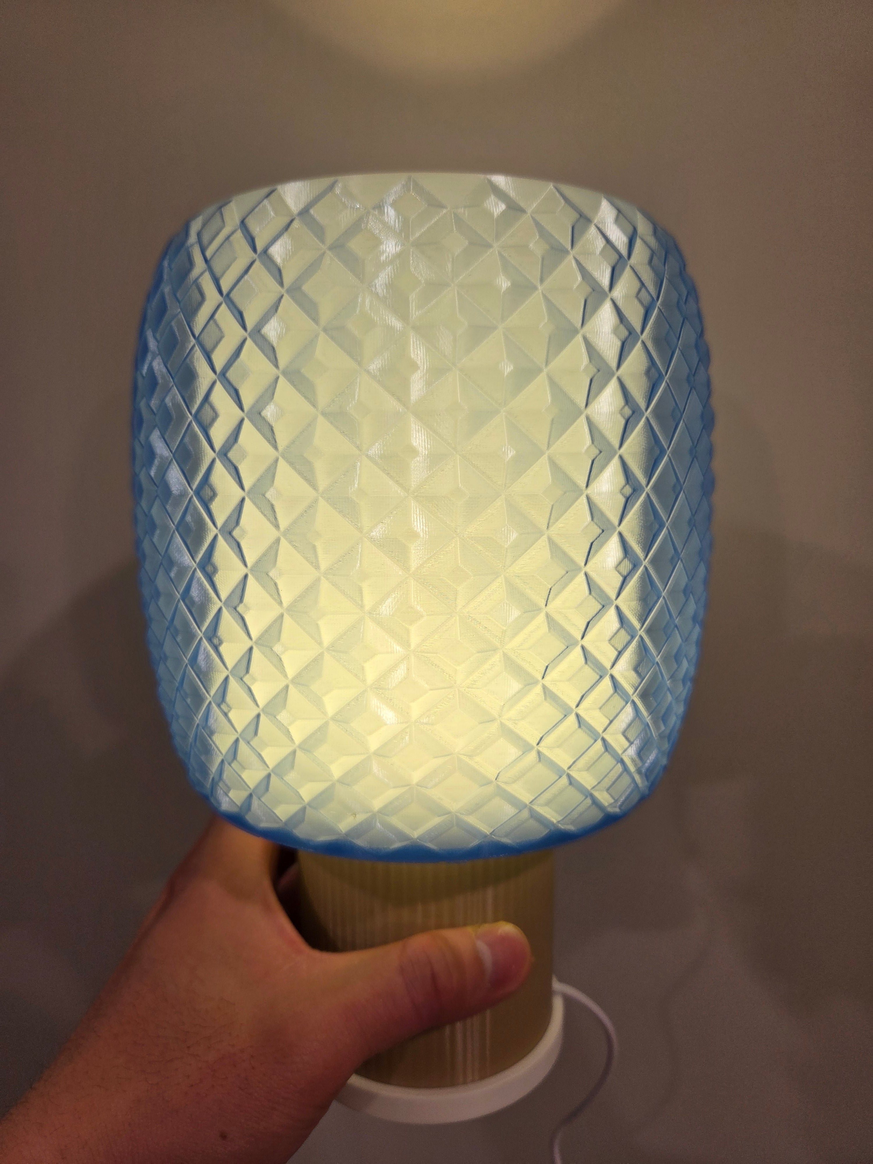 Rhombus Grid translucent light 3D usb plug image 0