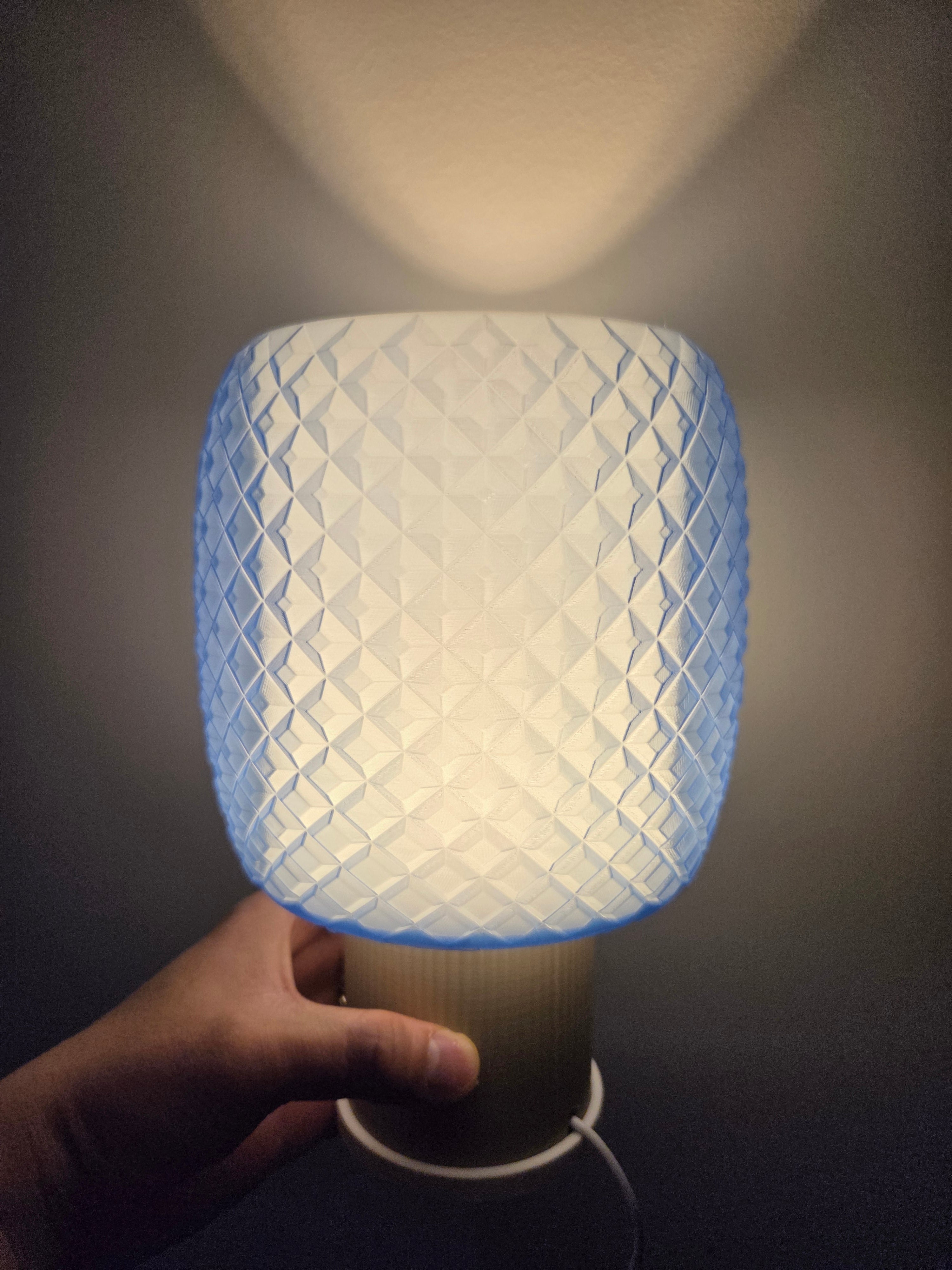 Rhombus Grid translucent light 3D usb plug image 3