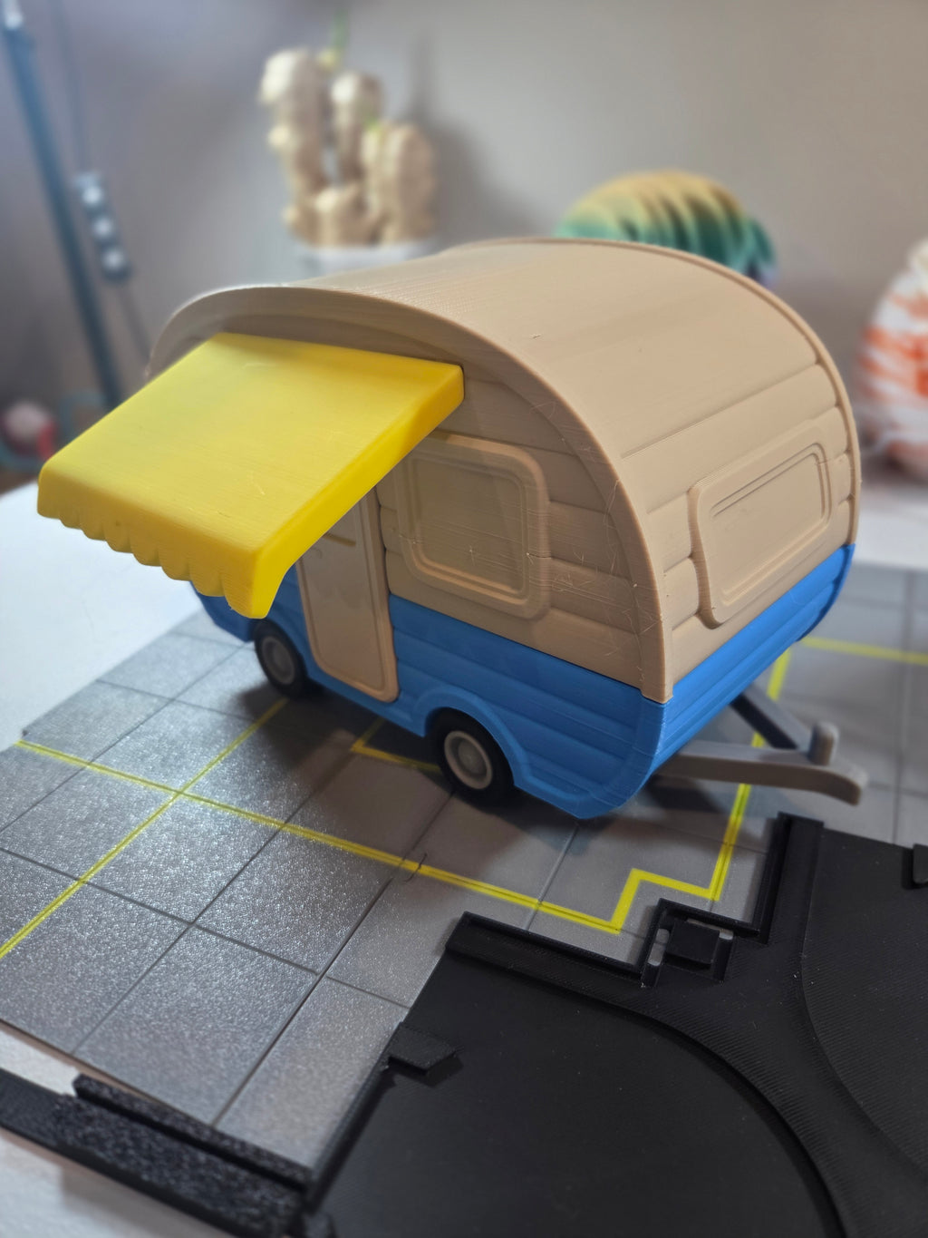 Camping Trailer - Container + 1 set fidget mini+ tree + table + chair image 5
