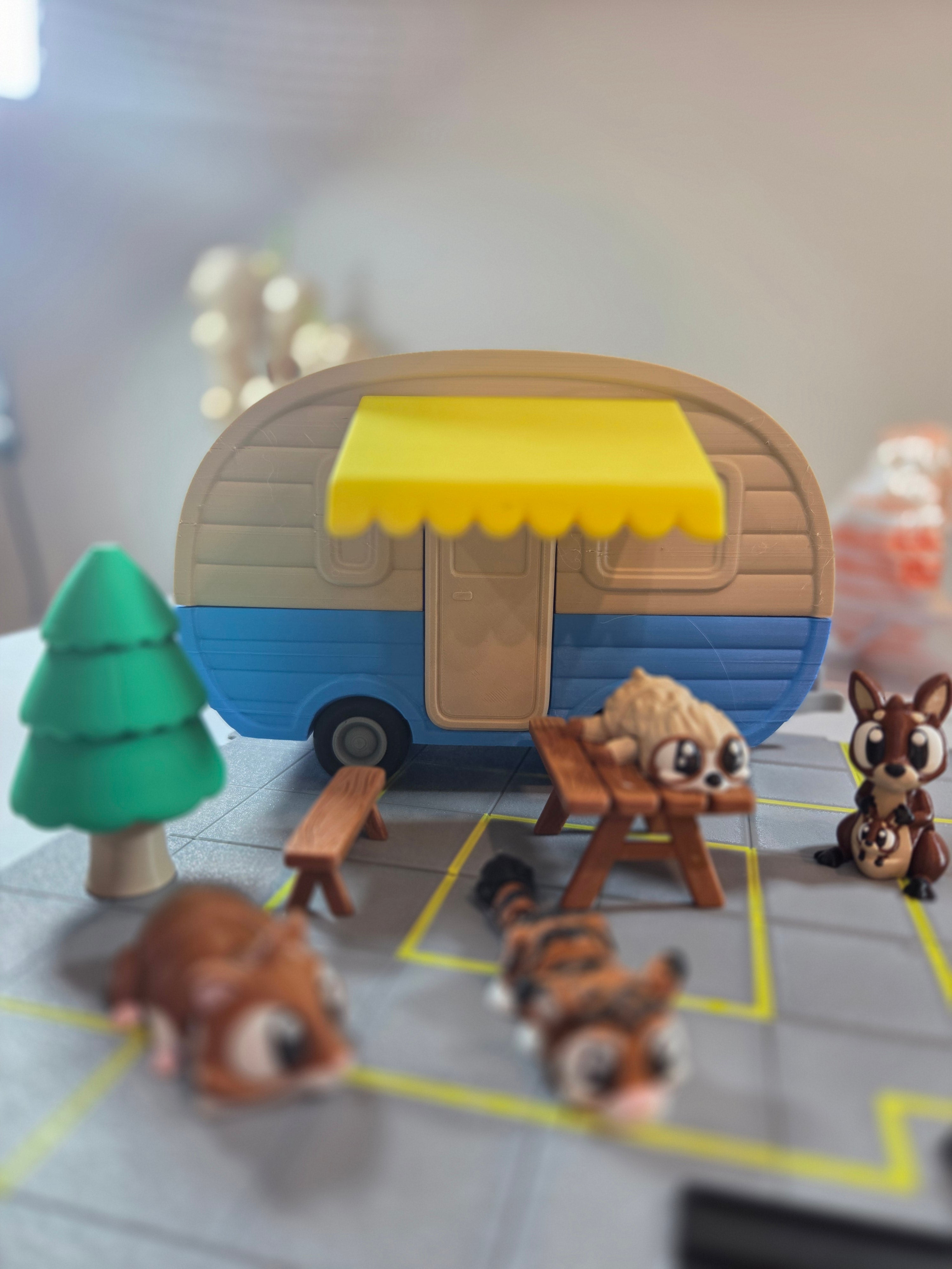 Camping Trailer - Container + 1 set fidget mini+ tree + table + chair image 3