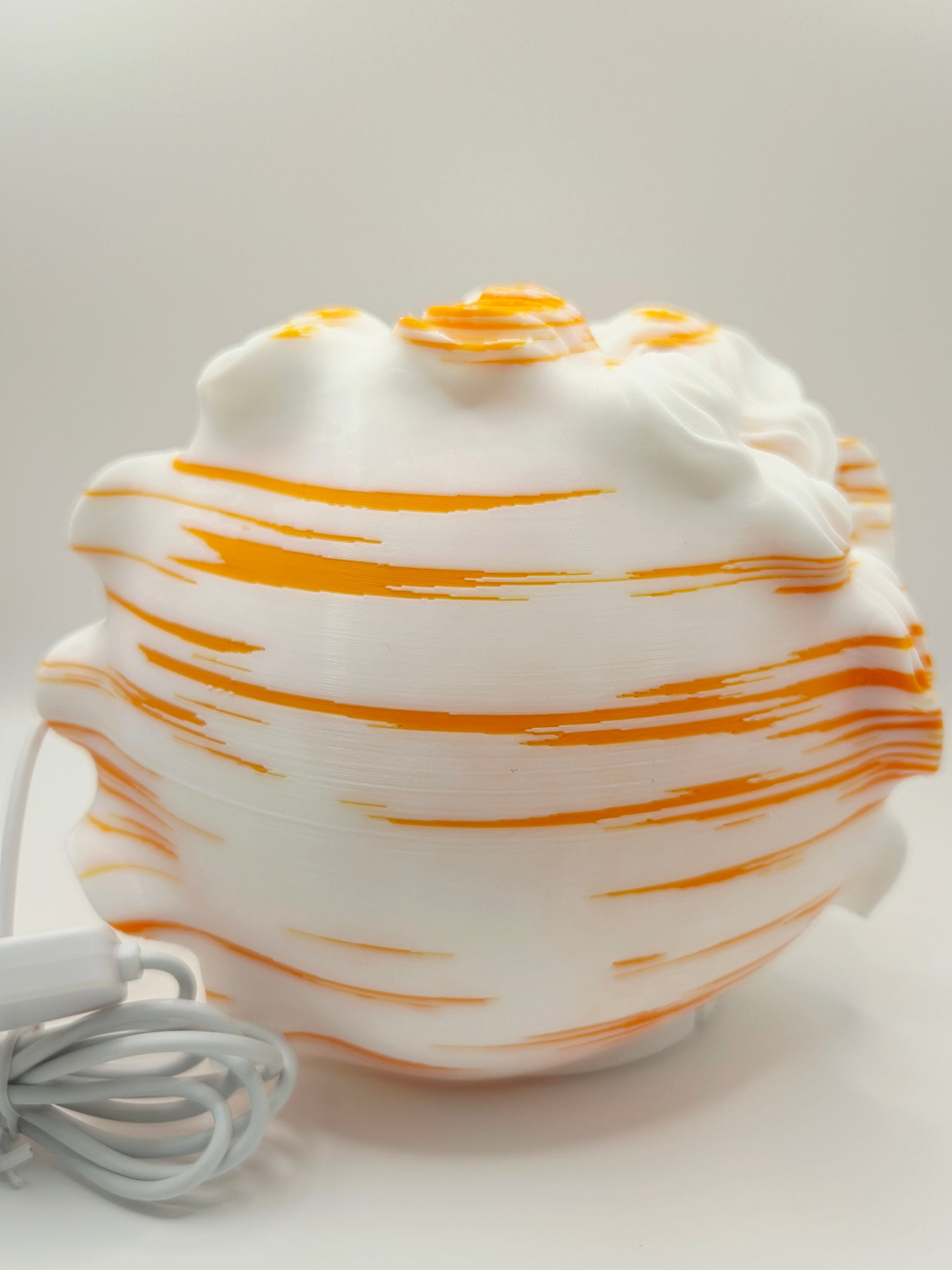 O11-s Ocean Petals Sculpted Mini Lamp